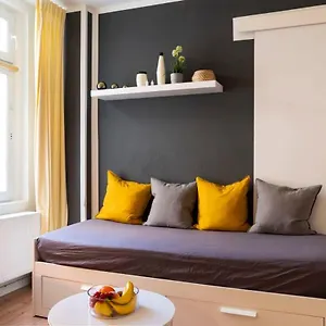 2 Bedroom In Great Location In Kreuzberg Apartment