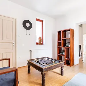  Apartment Maharaja Mountain Palace With Free Privat Parking And Garden Hungary