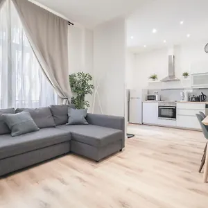  Apartment Petofi In The Center Hungary