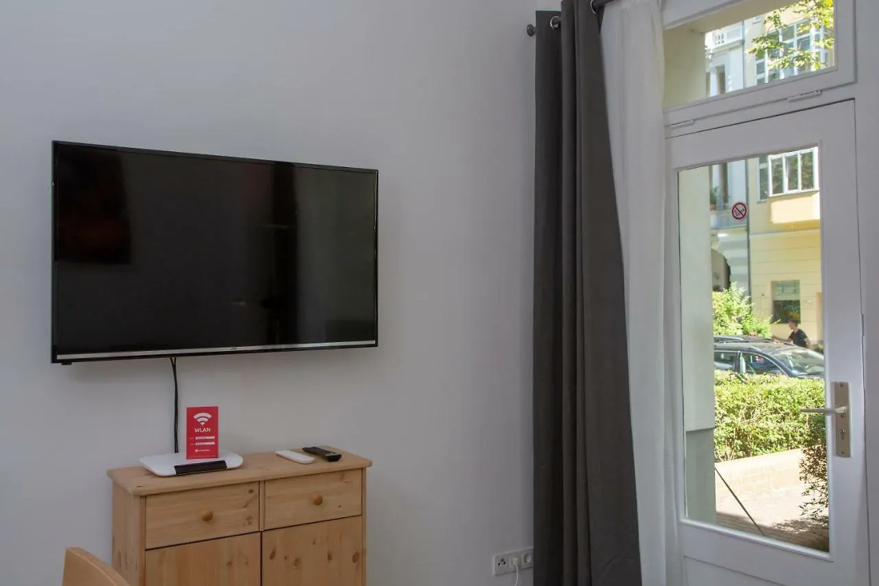 Apartment Pandoras Home Berlin