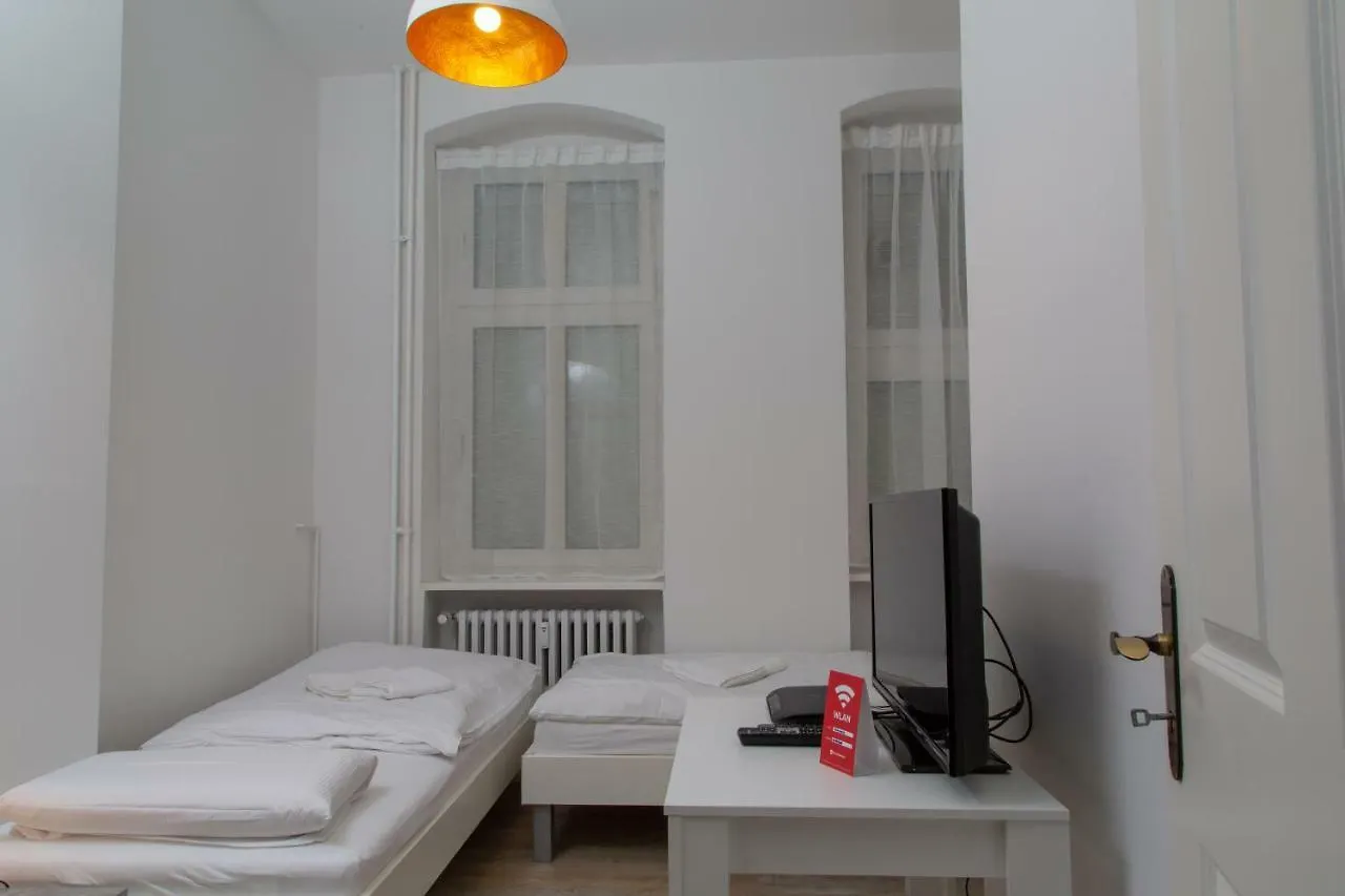 Pandoras Home Berlin Apartment