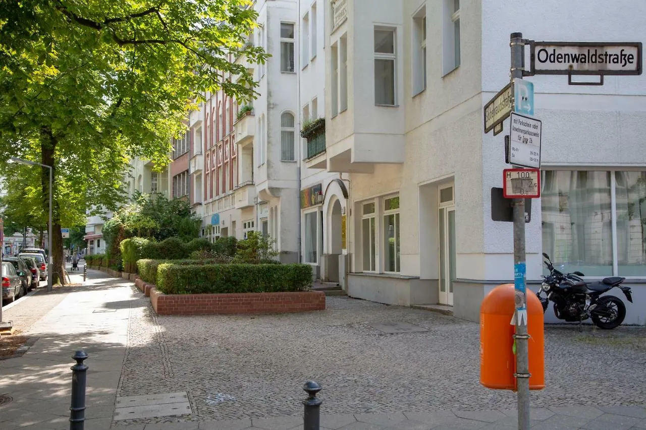 Pandoras Home Berlin 0*,